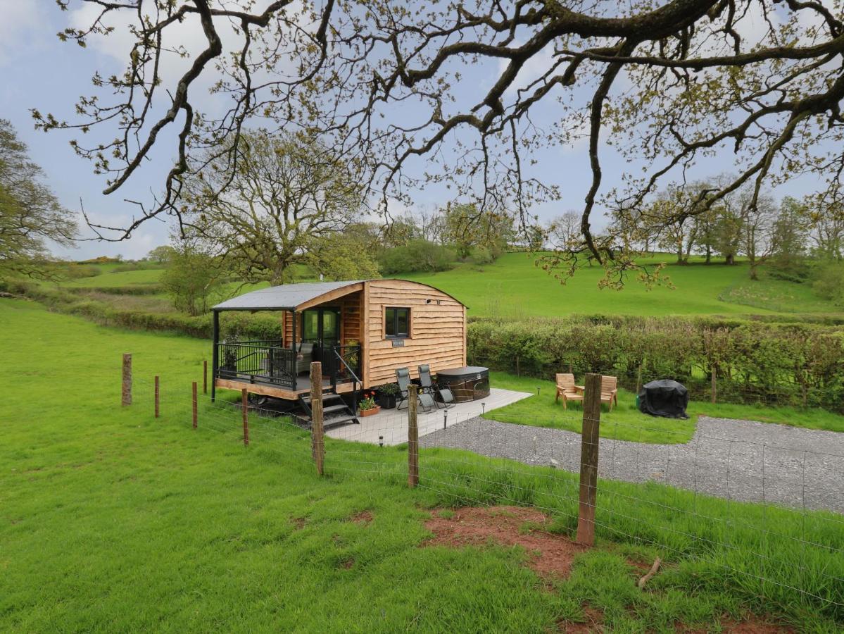 Villa Wild Acre à Llangadog Extérieur photo
